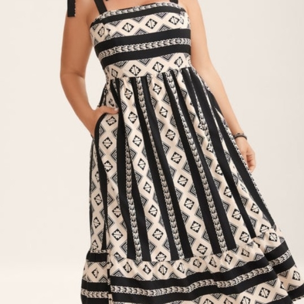 Elegant Black and White Patterned Dress